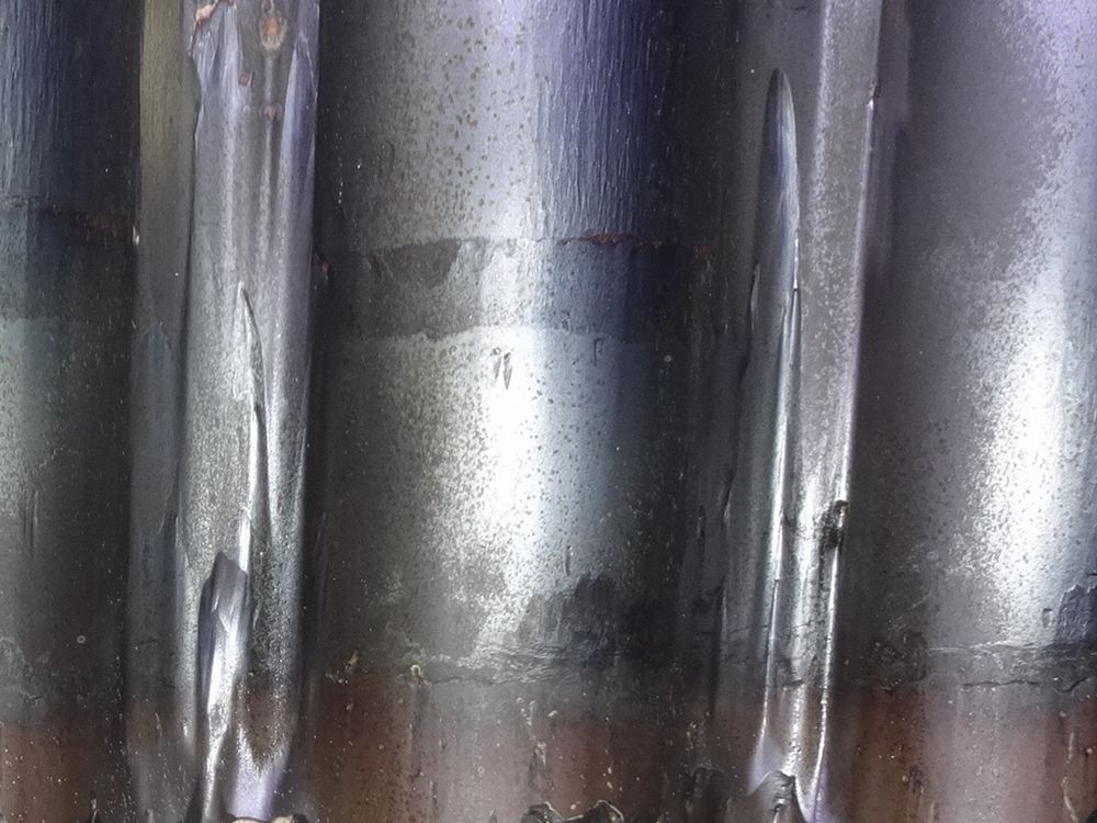 ブラスト摩耗（V字）の一例