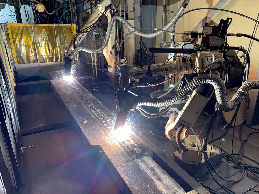 ロボットによる硬化肉盛溶接