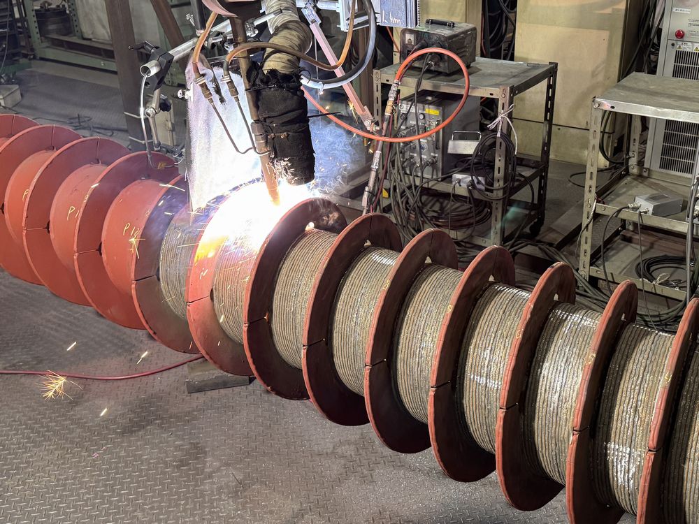 スクリューの肉盛溶接