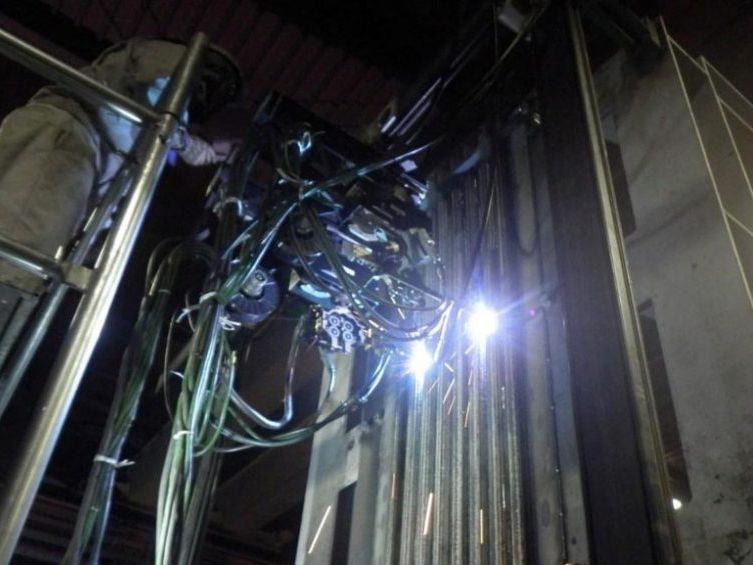 ボイラ火炉壁パネルの当社工場施工状況