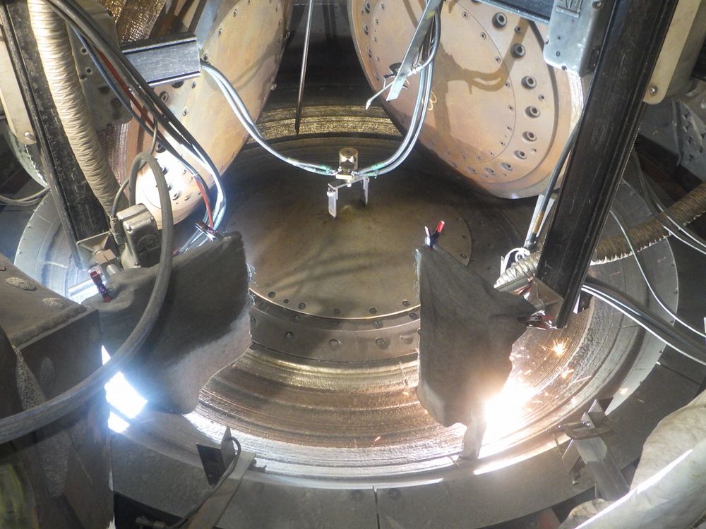 微粉炭機の肉盛溶接