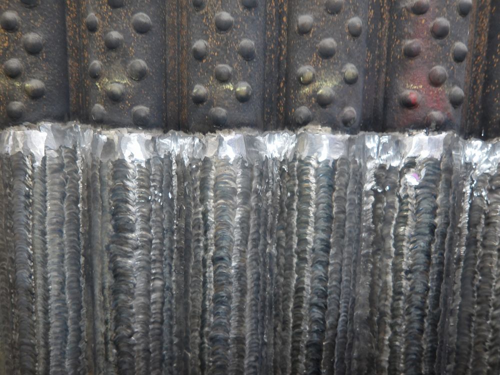 スタッド部肉盛後の外観